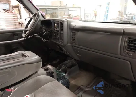 2004 Chevrolet Silverado 1500 Ls from USA, damaged, VIN 2GCEC19V741232350